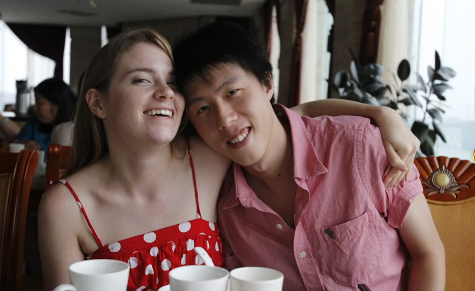 回顾:美国姑娘嫁河北农村,结婚8年拿中国绿卡,第一件事就是办社保