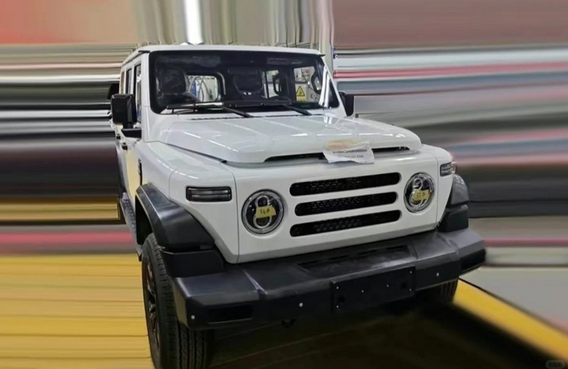 北京吉普215王者归来!传承经典"方盒子"造型,融入现代设计元素.