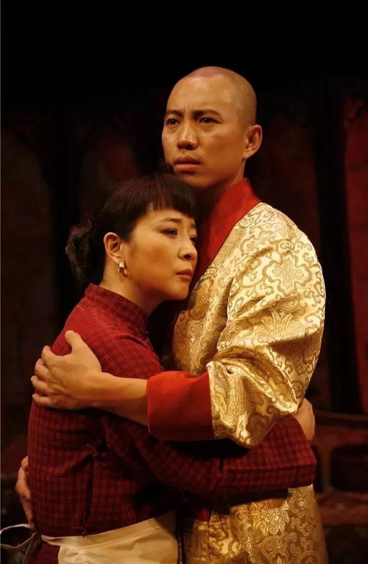 回顾谷智鑫拍戏坠马瘫痪痴情女友照顾他8年未办婚礼是遗憾