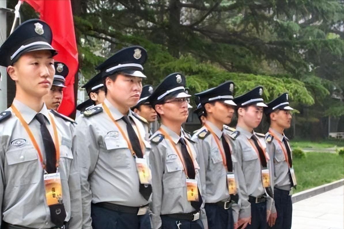 28年前北大保安高考第一人张俊成如今成职校校长