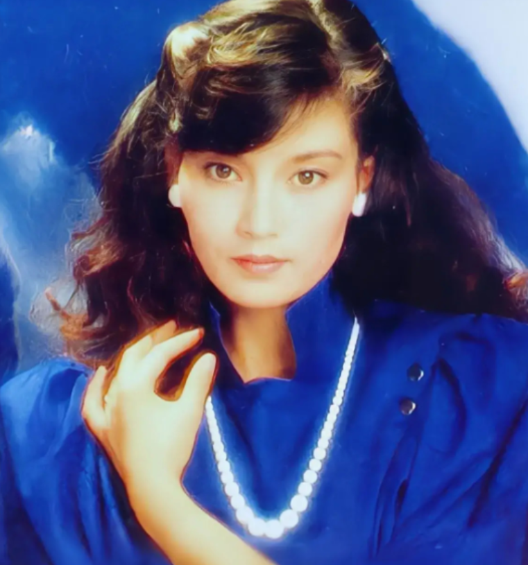 回顾潘虹24岁嫁给大8岁米家山结束8年婚姻后至今无儿无女