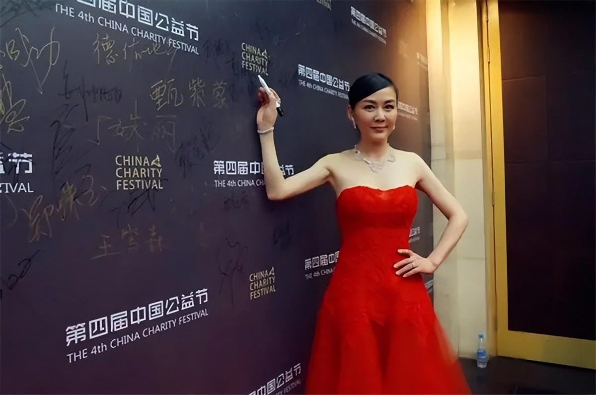 回顾李琳一婚嫁名导人财两空再婚奥运冠军李大双51岁被宠成公主