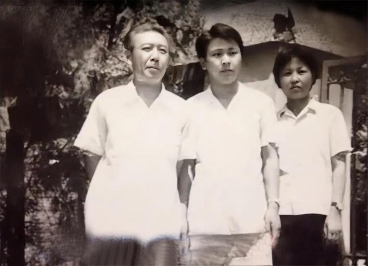 回顾牟玄甫被誉为东方金嗓子当红时挥泪隐退今苦尽甘来