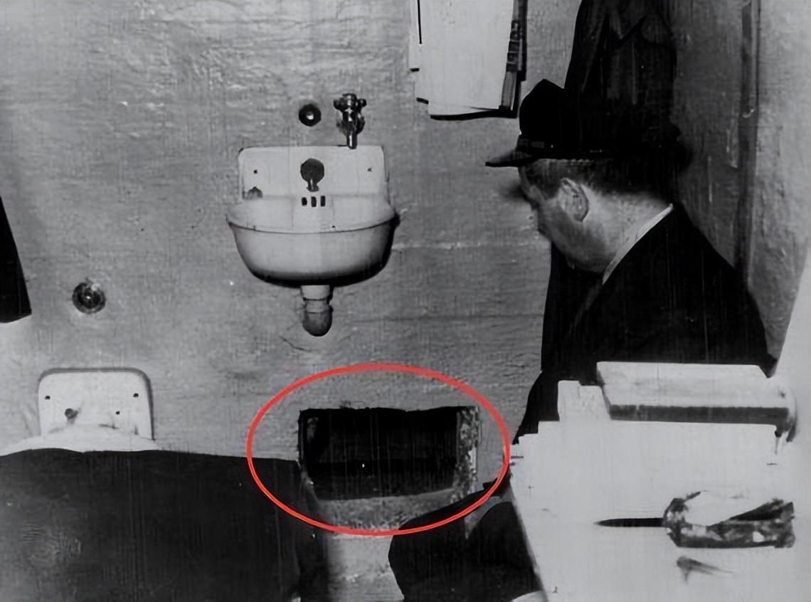 回顾高智商越狱挖洞一年肥皂做假人头逃亡61年仍下落不明