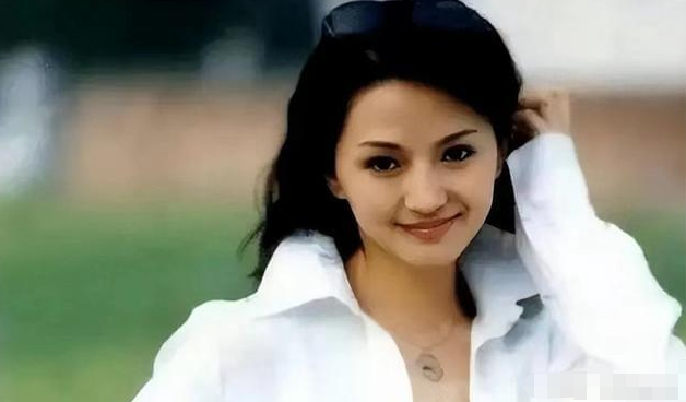 回顾苦命的香妃刘丹28岁车祸去世父亲殉职哥哥得癌症