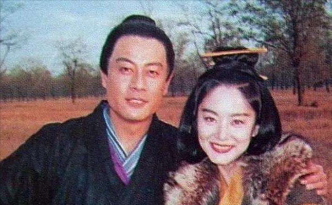 回顾巫刚与初恋恩爱15年离婚后20年不娶为了不婚不育的陈瑾