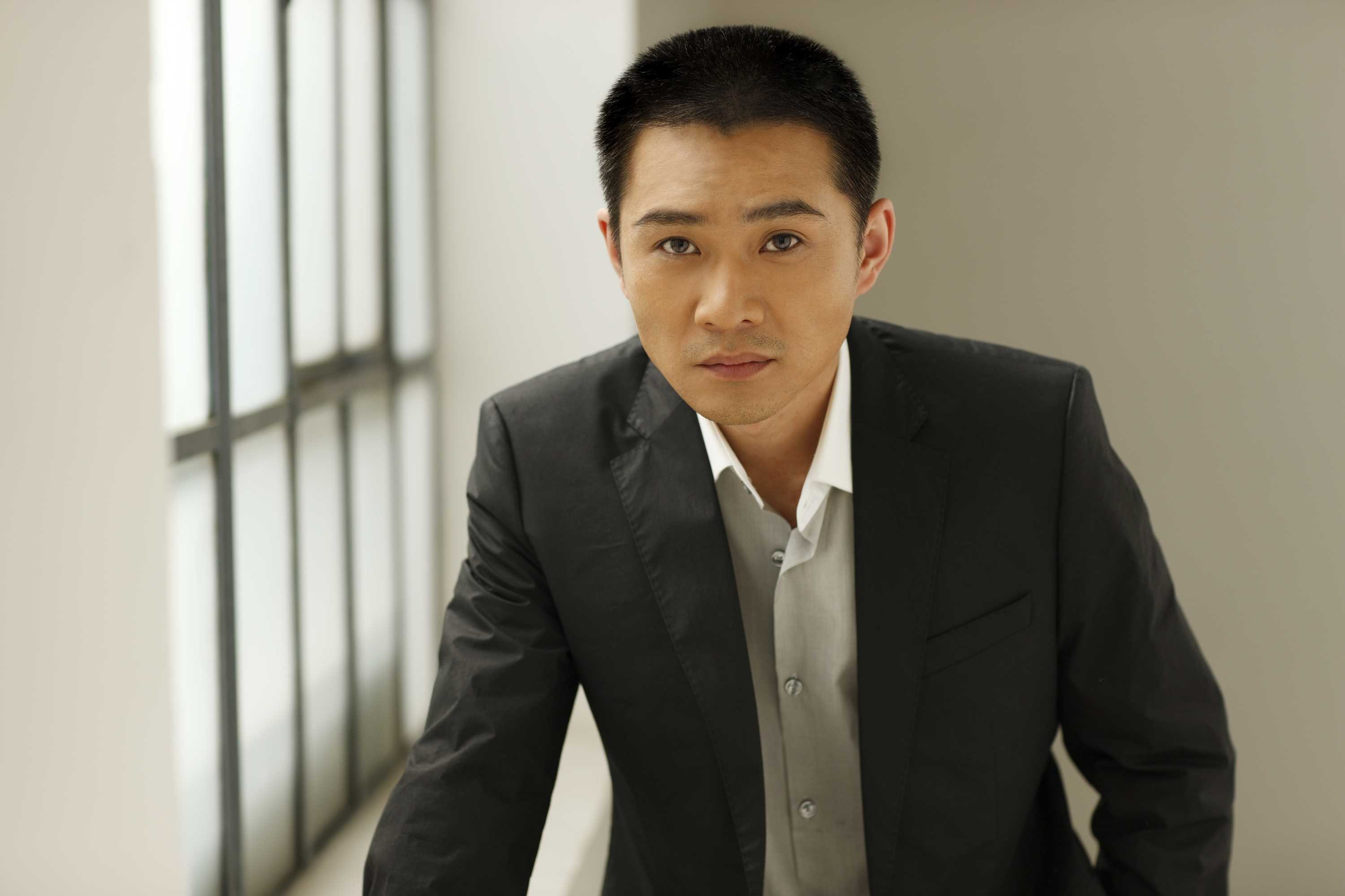 回顾老丁任帅戏红人不红娶现实中的德华把丑妻当成宝