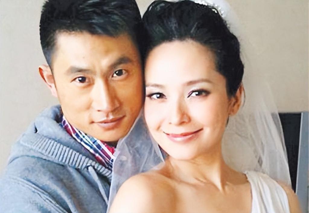 回顾当红女星郭羡妮嫁普通的河南小丈夫给农村公婆买房