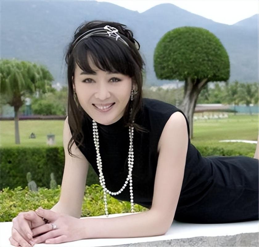 回顾李琳一婚嫁名导人财两空再婚奥运冠军李大双51岁被宠成公主