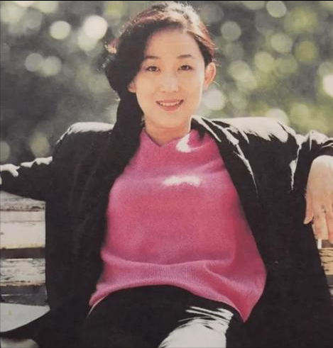 回顾巫刚与初恋恩爱15年离婚后20年不娶为了不婚不育的陈瑾