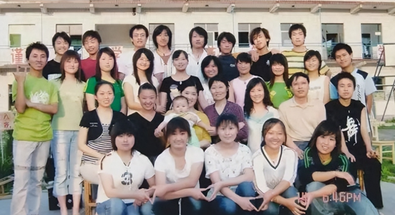 在山西省长治市的大丁庄乡果园村,1988年的一个清晨,苗凯降生在这片