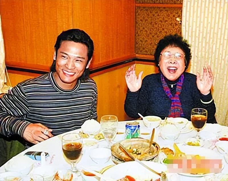 杜德伟与吴君如周汶锜谈情说爱最终却选择平凡另一半