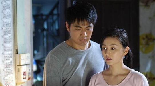 她被誉为干净的女演员富商苦追10年才嫁今和女儿被宠如宝