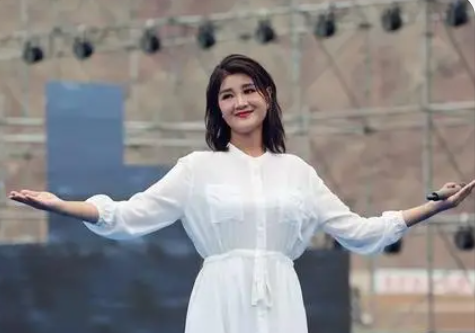 回顾降央卓玛被刀郎告上法庭和婆婆处成母女明目张胆帮娘家