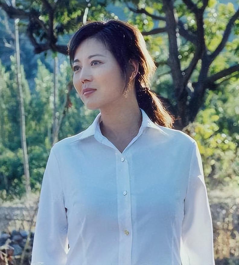 回顾演员王茜华:我这辈子正确的决定,就是45岁高龄为小丈夫生儿子