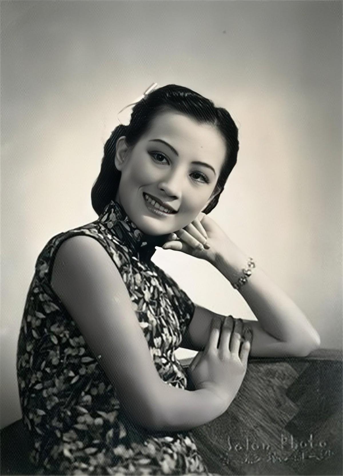 回顾周璇30年代当红女星3段婚恋无疾而终37岁死于精神病院