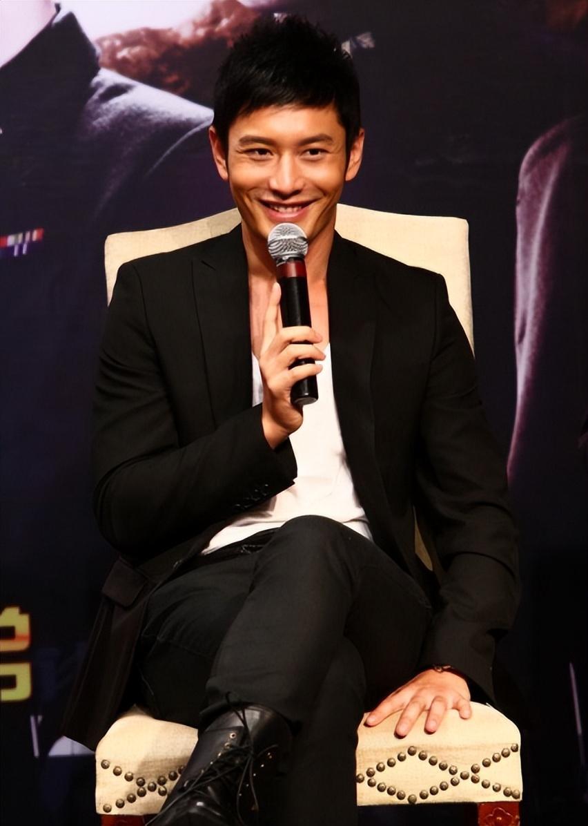 回顾著名男星黄晓明离婚后再出圈如今迎来事业第二春