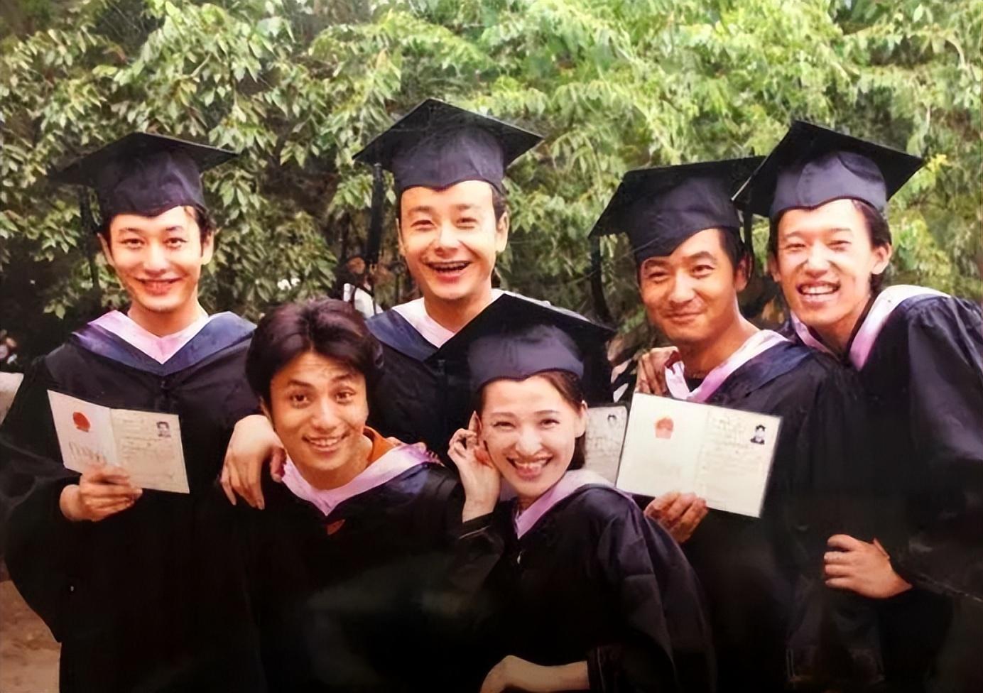 回顾著名男星黄晓明离婚后再出圈如今迎来事业第二春