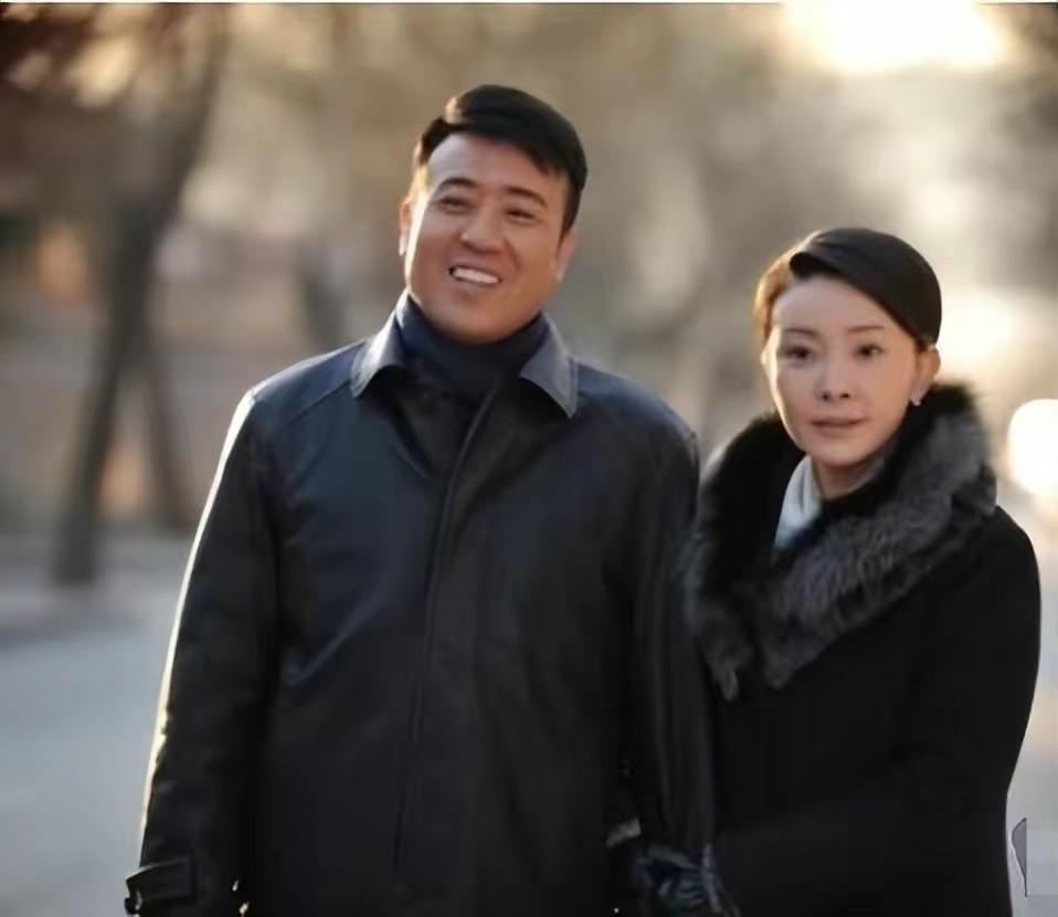 回顾演员于和伟我这辈子正确的决定就是与平凡妻子厮守终生