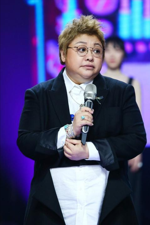 回顾韩红行善不求回报收养280多个孤儿捐款捐到倾家荡产