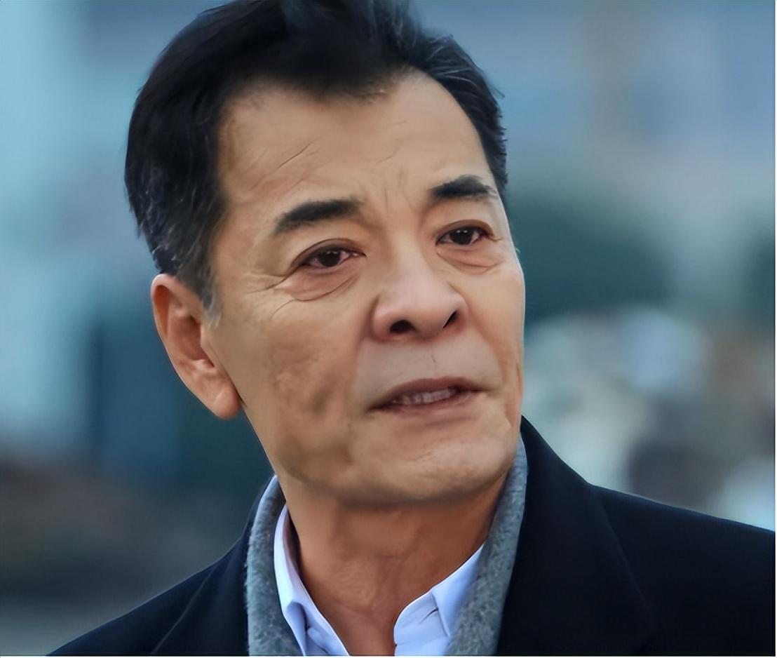 回顾:刘威:8个月接连丧亲,拍戏摔断6根肋骨,为养儿子不休息一天