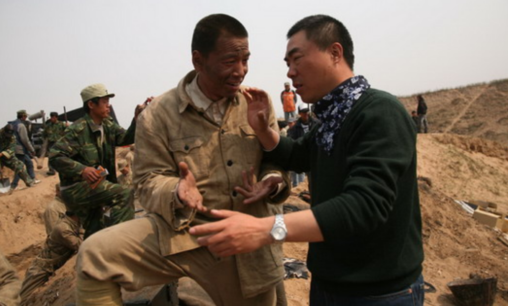 回顾王挺为父母离异落泪38岁帮爸爸还千万巨债40岁与家人和解