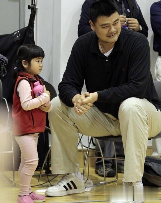 回顾姚明女儿又胖了14岁身高190体重近190斤网友这谁敢娶