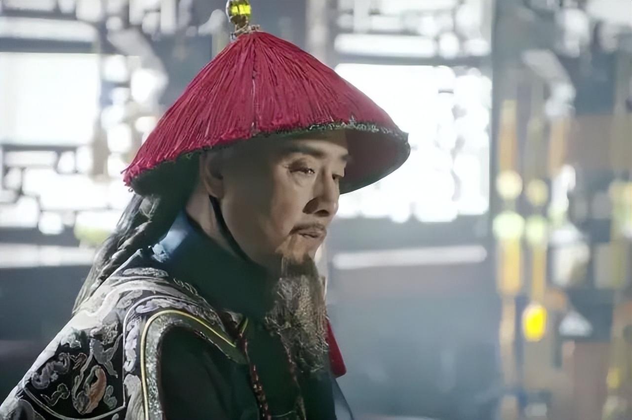 回顾他在亮剑饰演丁伟48岁爆红今66岁在农村别墅养老