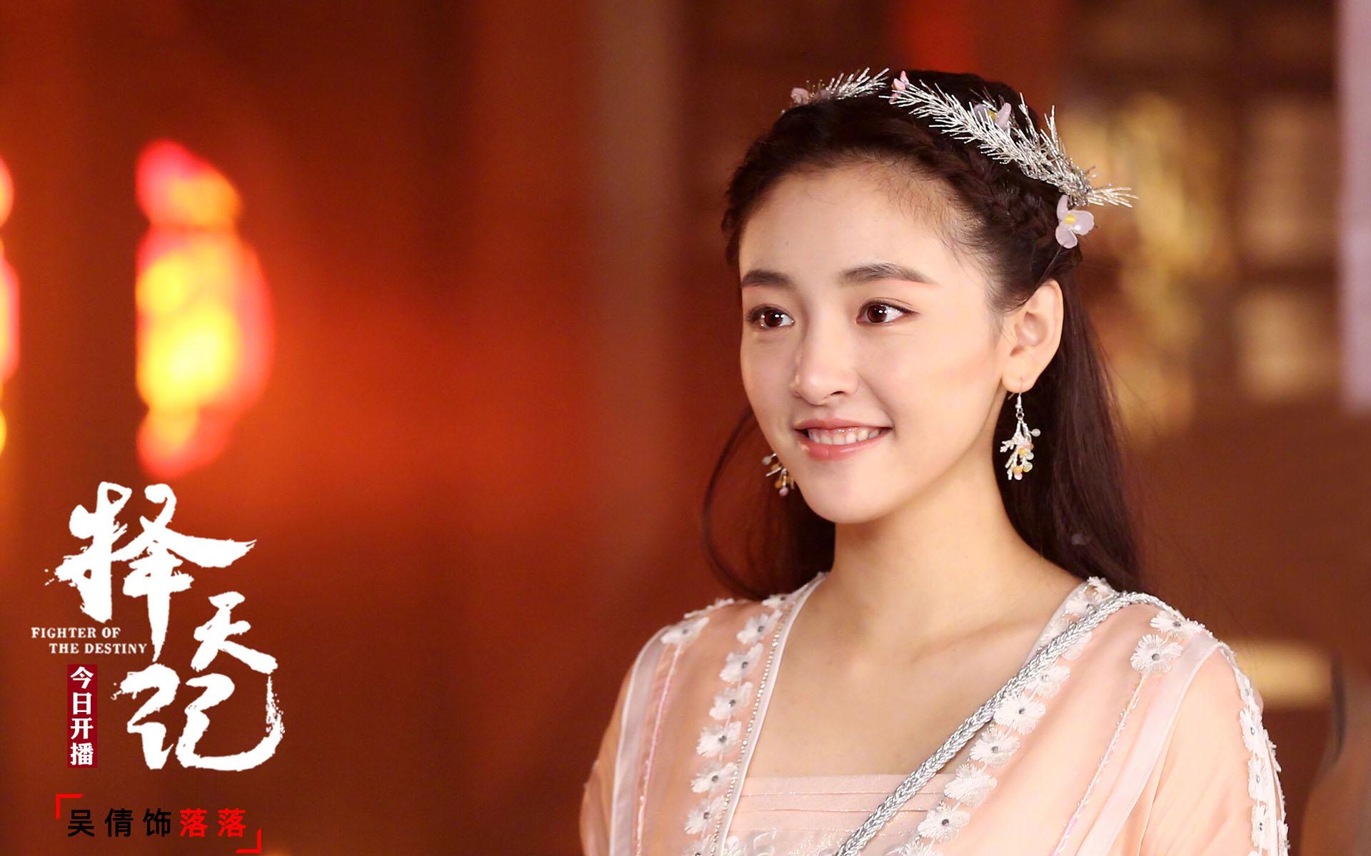 只是因为是艺术系,许多网友都质疑吴倩学霸的真实性,但是咨询一下身边