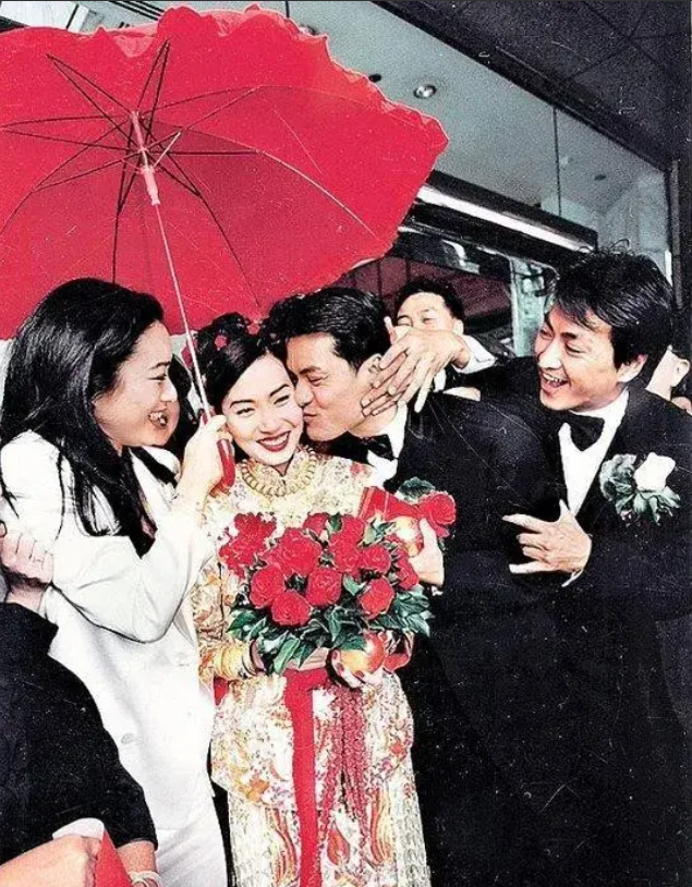 吕良伟发文称:"阿云太大方,我分给了她太多身家.