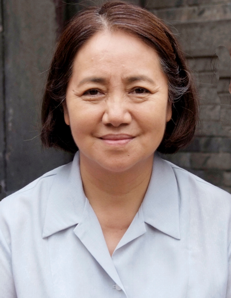 回顾李幼斌的姐姐李野萍国家一级演员处世低调多次拒与弟合作