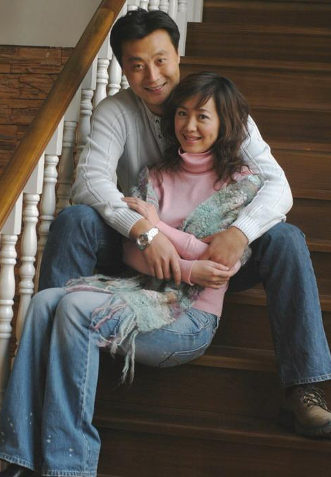 回顾任程伟结婚时一穷二白妻子陪我住地下室7年苦尽甘来无遗憾