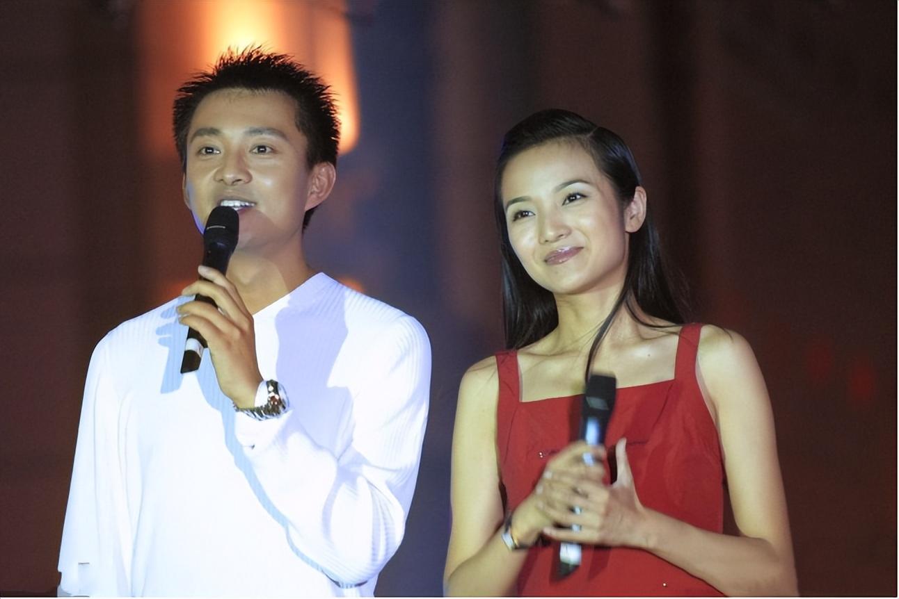 回顾主持人管彤41岁嫁圈外丈夫婚后高龄产子被婆家宠成公主