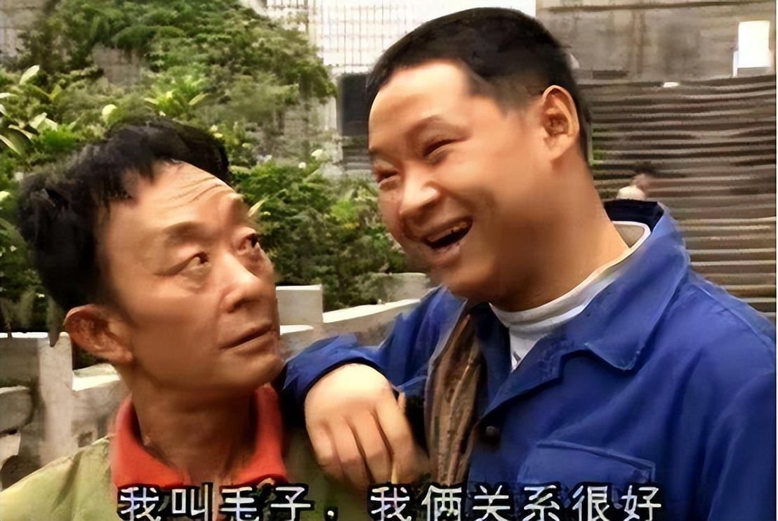 身高17米男子靠养鸡赚来亿万身家幸福娇妻注目