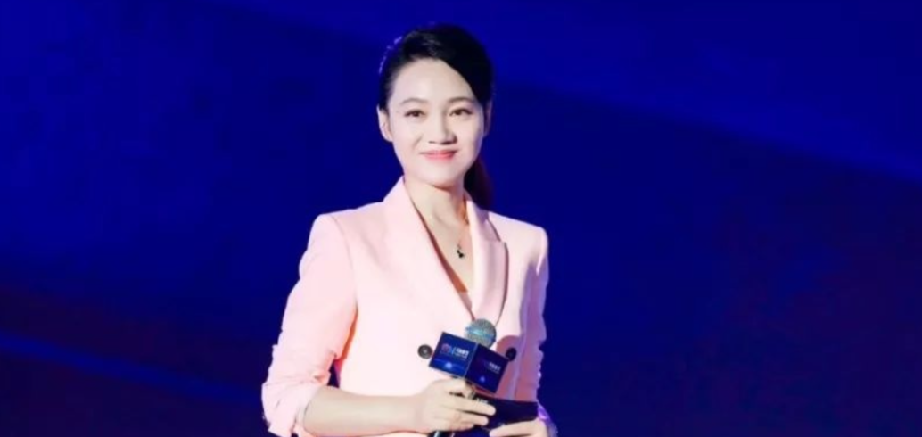 回顾周群曾是安徽卫视一姐和郭德纲传绯闻老公至今成谜