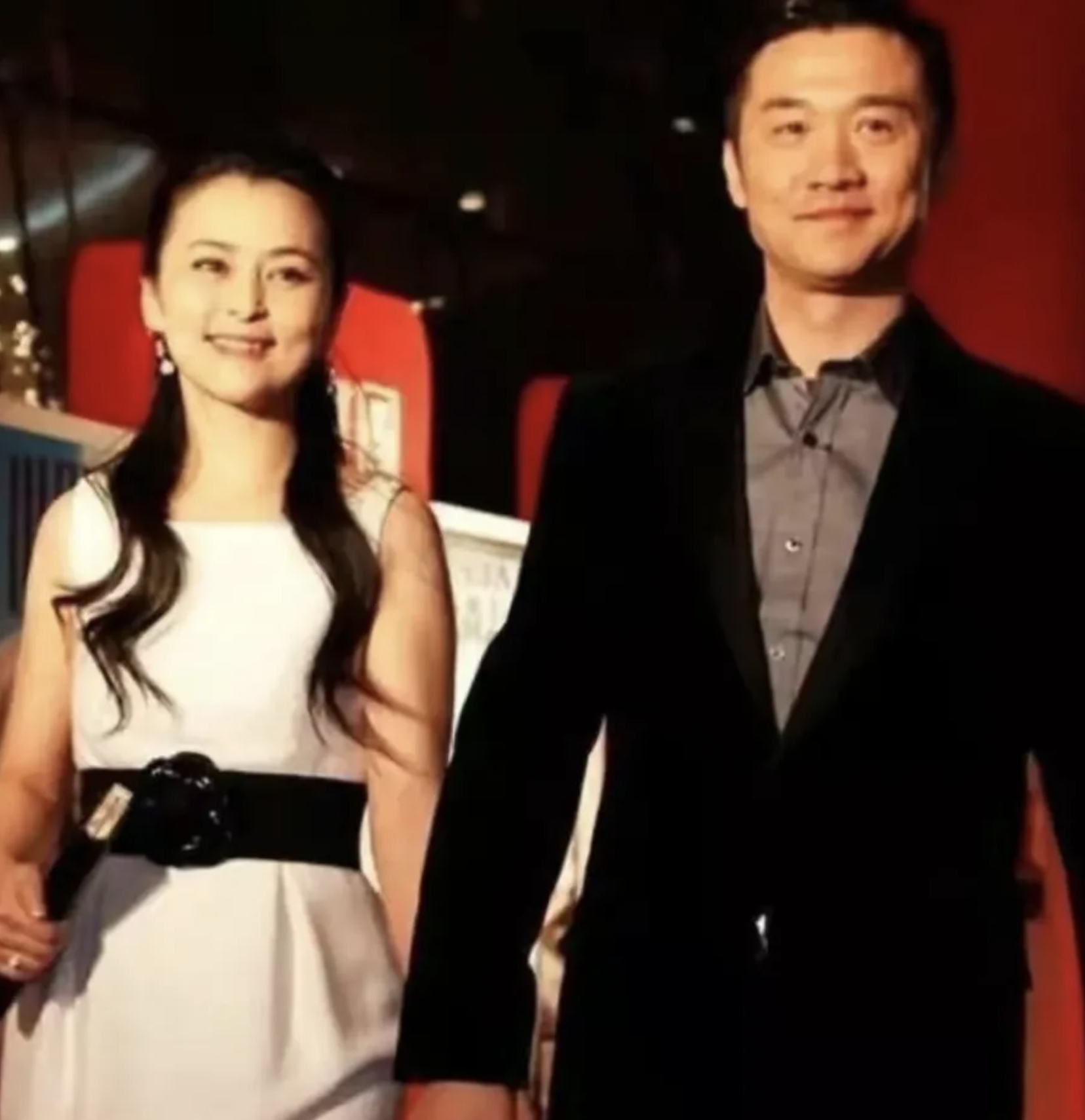 回顾演员黄志忠跟前妻风雨同舟13年离婚后至今单身