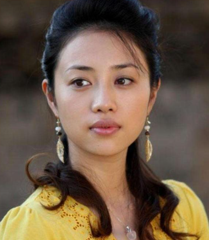 回顾张龄心:和大12岁老师恋爱,许诺不婚不孕,如今她打了自己的脸