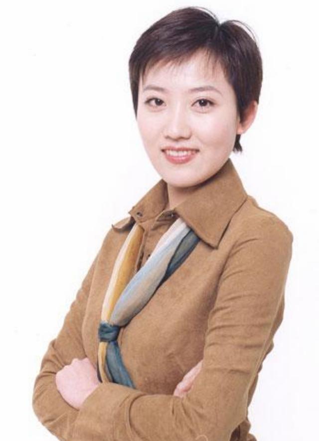 央视主持人郑天亮26岁嫁大6岁鲁健同一屋檐下分居15年