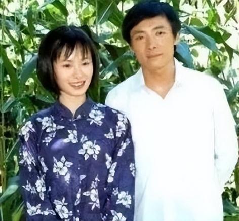 原来,当胡小庭在忙于演戏时,她的母亲病倒了.