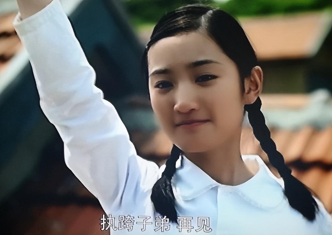 回顾父母爱情捧不红的女演员13岁考上戏如今因整容无戏拍