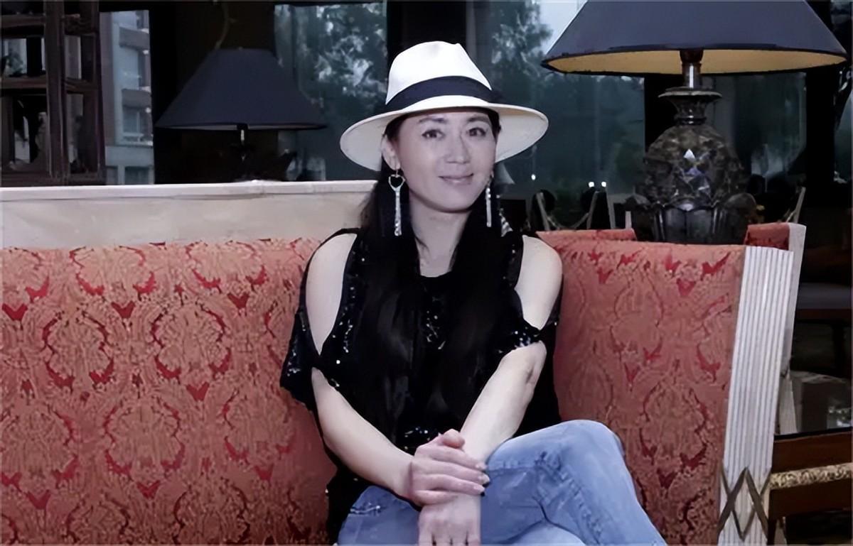 回顾李琳一婚嫁名导人财两空再婚奥运冠军李大双51岁被宠成公主