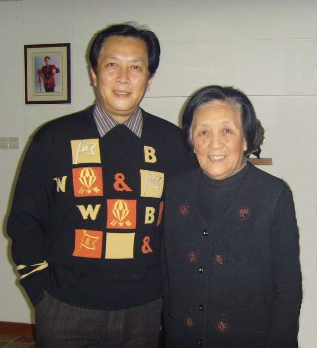 唐国强第一任妻子图片图片