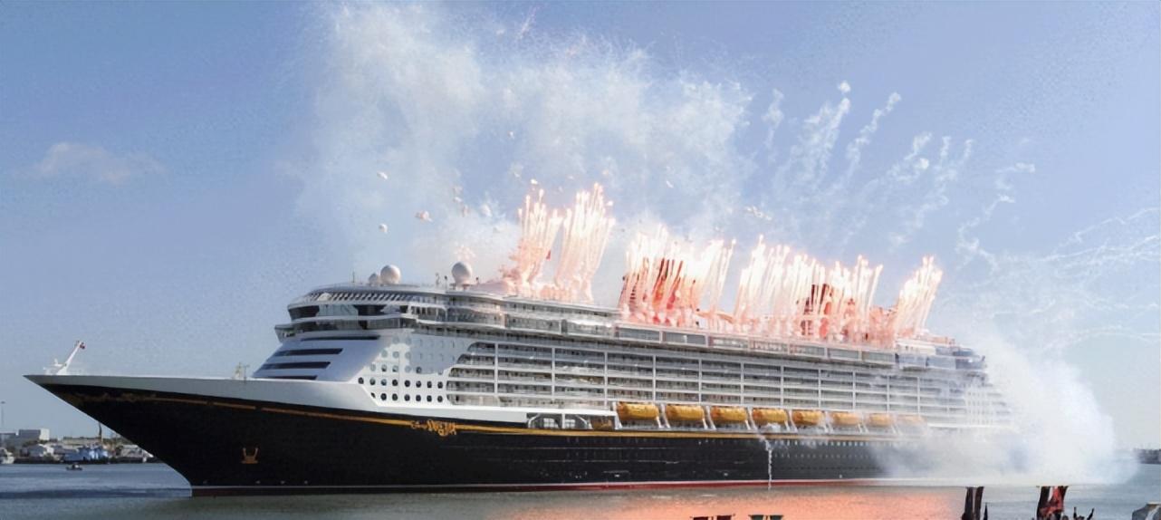 "大舜号"是一艘产于日本的客运货运结合体,载重9000吨,1992年被山东