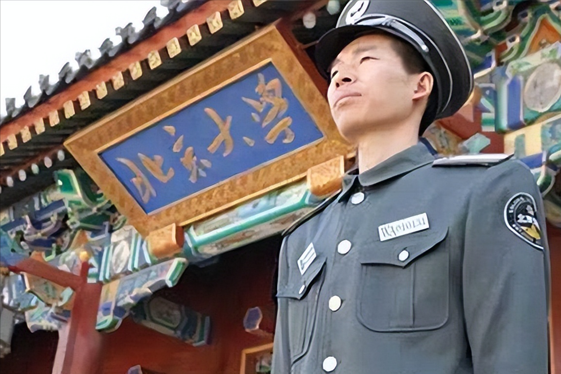 28年前北大保安高考第一人张俊成如今成职校校长