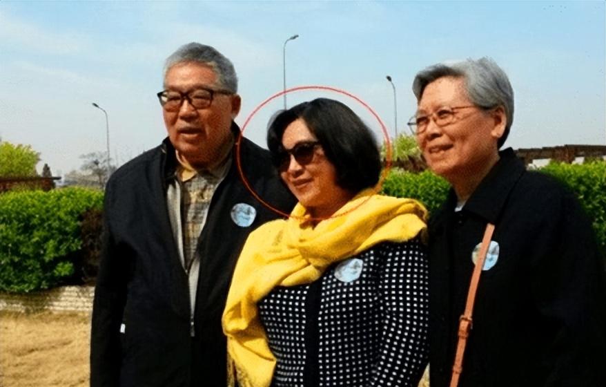 回顾李思父亲是李连杰母亲是黄秋燕我却流浪了整整15年