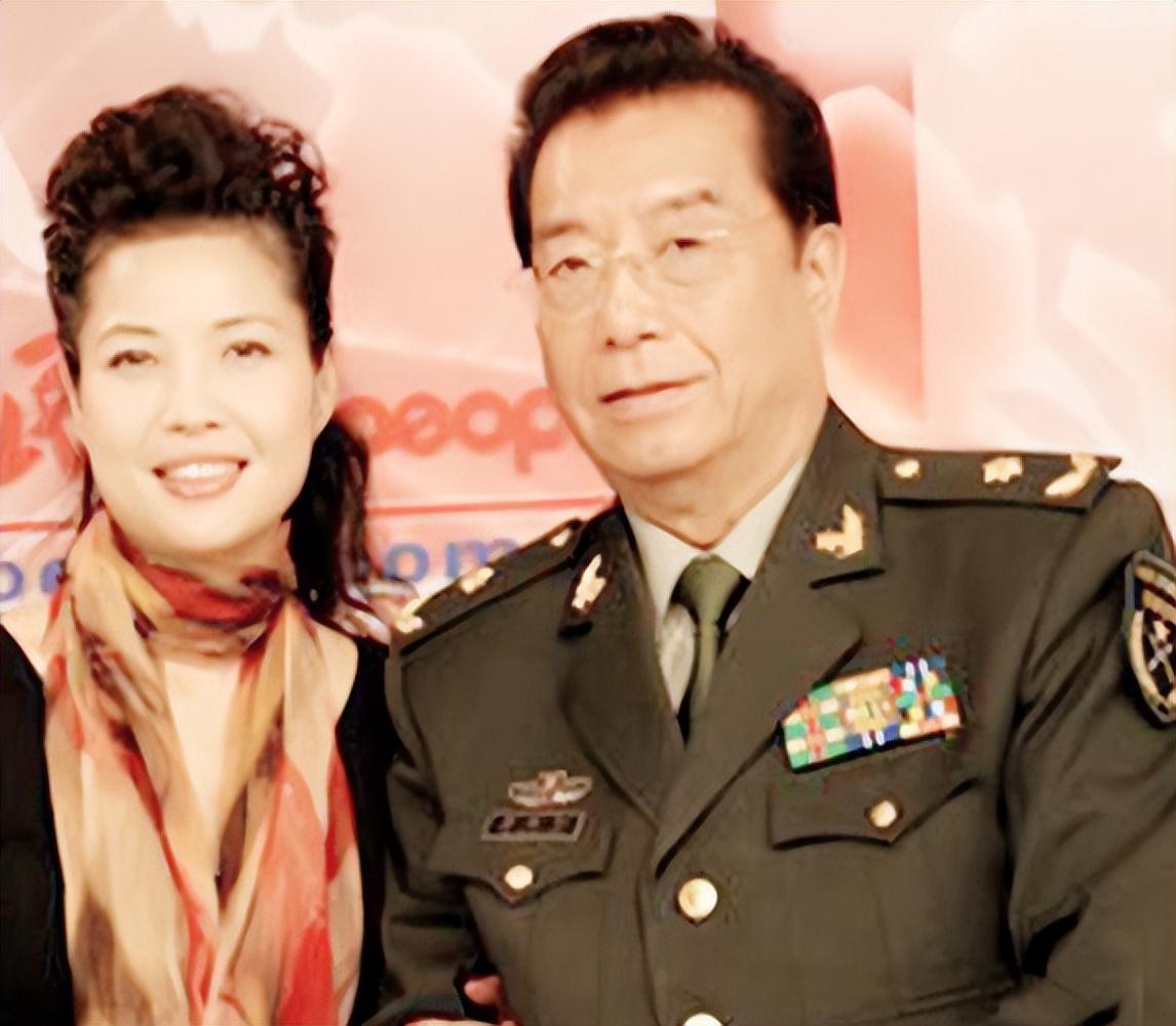 回顾李双江愧对前妻丁英的爱对大儿子不理睬对小儿子宠溺有加