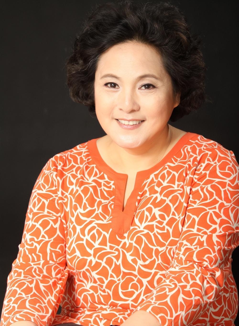 回顾张芝华错付初恋郭凯敏离婚后脱胎换骨再婚大15岁画家获幸福