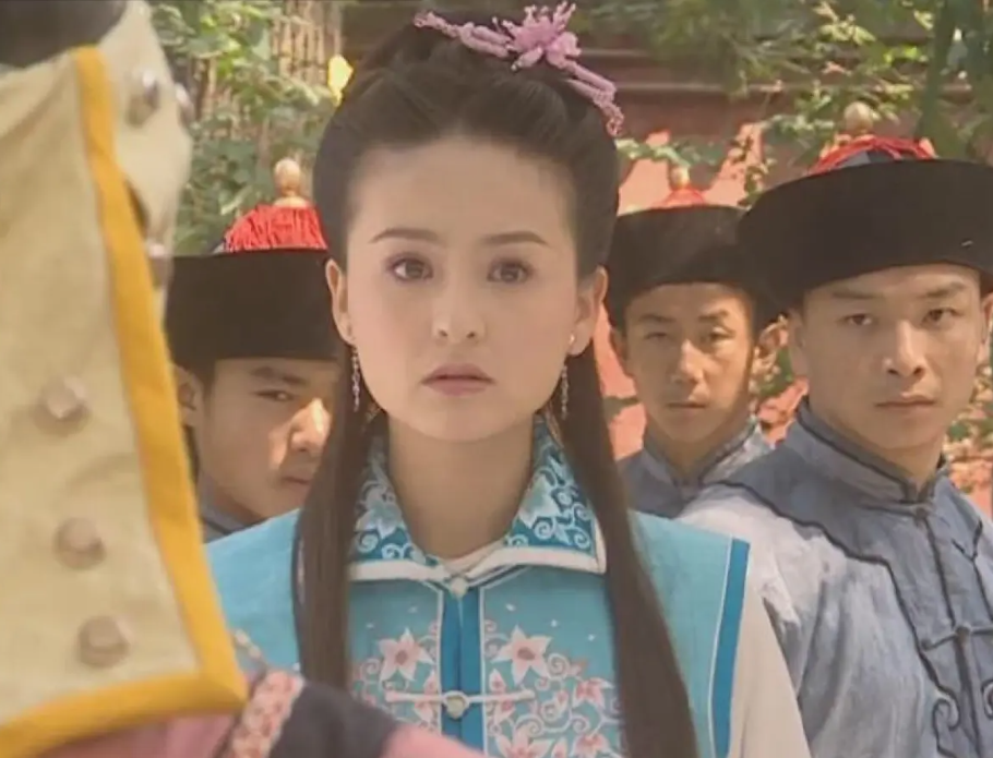 她被誉为干净的女演员富商苦追10年才嫁今和女儿被宠如宝