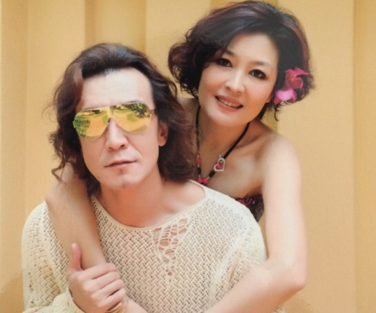 回顾哈文丈夫李咏病逝后坚持不改嫁还定期给公婆生活费