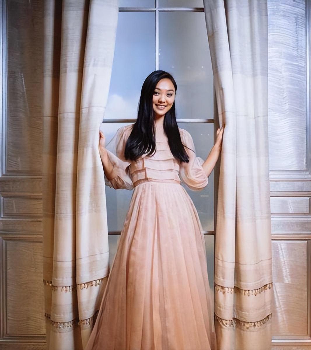 李苔蜜但此时利智已经生下了大女儿jane,李连杰对李思的关注更是不